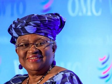 Nigeriana, primeira africana a presidir a OMC, diz que “foco é a luta contra Covid”
