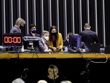 PEC da impunidade não passa e direção do PSDB quer expulsar o seu autor