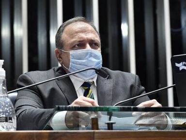 Audiência no Senado: Bolsonaro e Pazuello terão de responder por ‘genocídio’