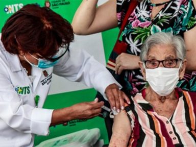 Cidade de São Paulo antecipa vacinação de idosos com mais de 90 anos