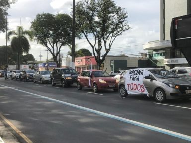 Manifestações contra Bolsonaro tomam as cidades em carreatas no fim de semana