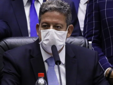 Arthur Lira se opõe a veto à MP das vacinas e critica burocratismo da Anvisa