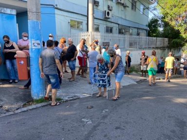 Estados alertam para falta de vacinas e Pazuello repete mesma enrolação de Manaus