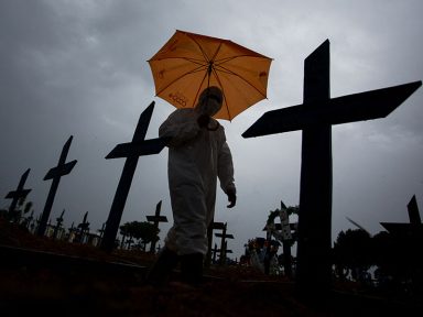 Brasil tem novo recorde com 1.972 mortes por Covid-19 em 24h; total ultrapassa 268 mil