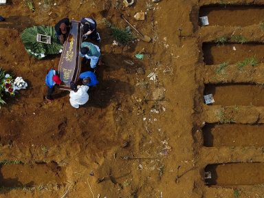 Brasil atinge a triste marca de 300 mil vidas perdidas para a Covid-19