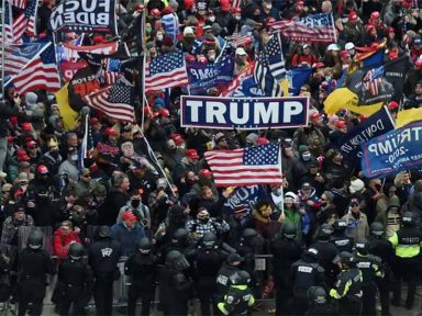 Policiais processam Trump por incitar  invasão do Capitólio