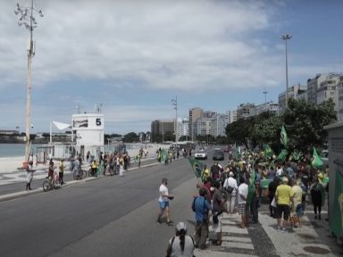 Fracassam em todo o país atos pelo golpe de 64