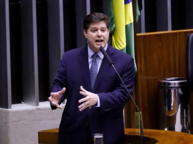 MDB adverte Bolsonaro: afronta à Constituição não pode ser tolerada