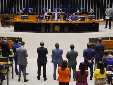 Deputados formam grupo suprapartidário para “conter” negacionismo de Bolsonaro