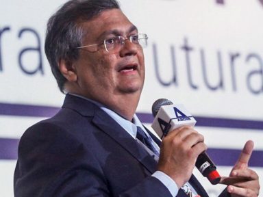 Dino: “o que há de vacina no país se deve à união dos governadores contra a omissão de Bolsonaro”