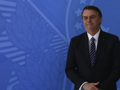 Bolsonaro reduz auxílio para R$ 150