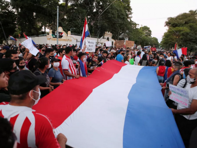 Cresce apoio a impeachment  no Paraguai por má gestão da Covid