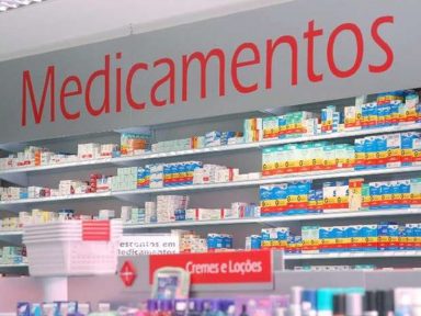 Em meio ao caos na saúde, governo autoriza aumento no preço de medicamentos