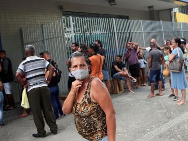 Promulgada “PEC do arrocho”, mas boicote do governo fará auxílio chegar somente em abril