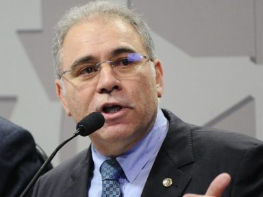 Bolsonaro anuncia Queiroga, o quarto ministro da Saúde do seu governo