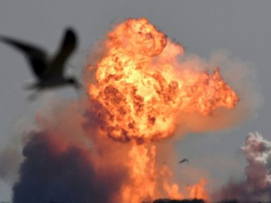Teste de voo do foguete de Musk termina em outra explosão