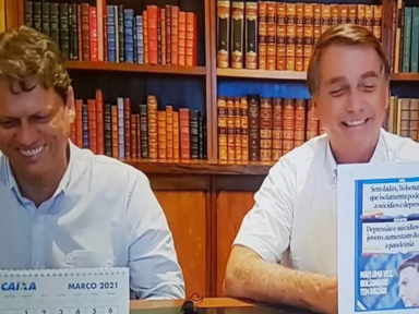 Em meio a gargalhadas, Bolsonaro zomba dos mais de 261 mil mortos por Covid