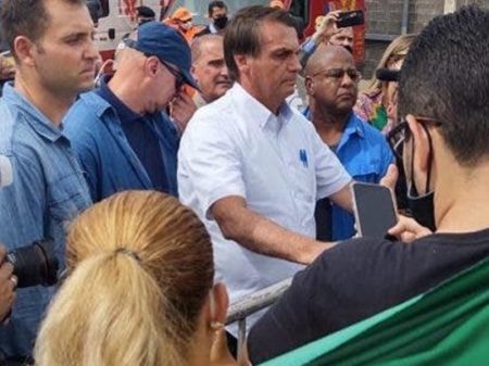 Bolsonaro diz que mortandade é ‘mimimi’ e chama de ‘idiota’ o povo que pede vacina