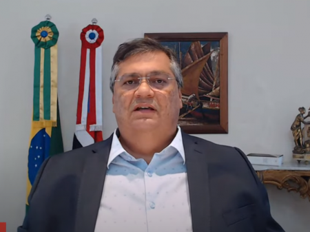 “Para ocultar a incompetência, Bolsonaro cria insanidades como esta de estado de sítio”, diz Flávio Dino