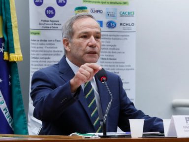 General Peternelli diz que Forças Armadas não se envolverão numa “situação de radicalismo”
