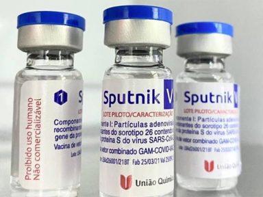 União Química apresenta primeiro lote de insumos da Sputnik V produzido no Brasil