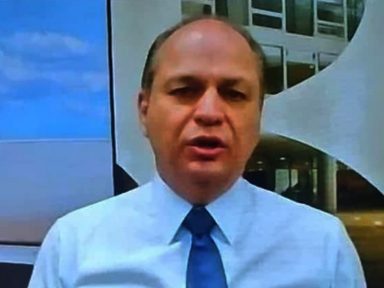 Diante dos quase 300 mil mortos, líder de Bolsonaro diz: “estamos confortáveis”