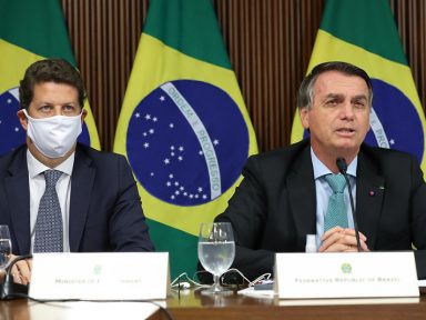 Bolsonaro corta R$ 240 mi do Meio Ambiente após prometer mais verbas na Cúpula do Clima
