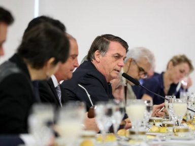 Café de Bolsonaro com ministros do TCU  vira videoconferência para tentar evitar o fiasco