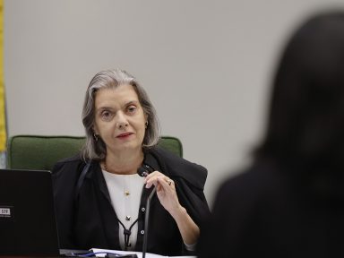 Cármen Lúcia envia ao plenário do STF  queixa-crime contra Bolsonaro