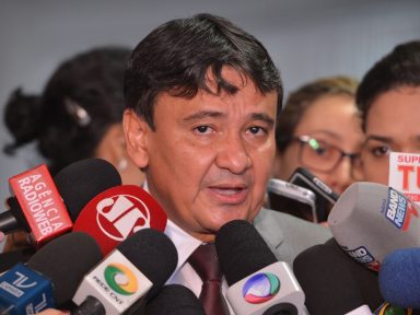 Governador do Piauí reage indignado aos questionamentos da PGR