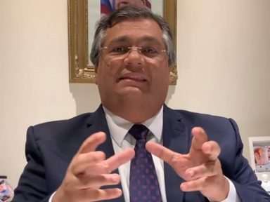 Flávio Dino diz que “falta legitimidade a Bolsonaro para falar em trabalho”