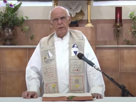 Arquidiocese de SP rejeita acusação forjada contra padre Júlio Lancellotti e arquiva caso