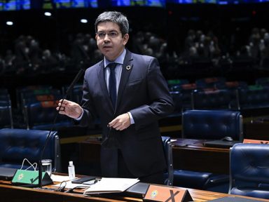 Randolfe quer ouvir Wajngarten e acareá-lo com Pazuello na CPI da Pandemia