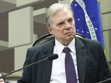 Foco da CPI será apurar “erros e omissões do governo federal” na pandemia, diz Tasso