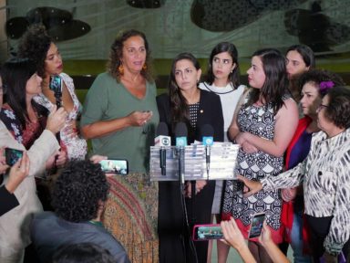 Deputadas se revoltam contra ofensas de Eduardo Bolsonaro a integrantes da CCJ