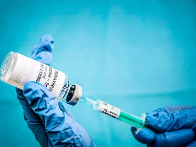 Governo federal confirma redução da meta de vacinação de abril pela metade