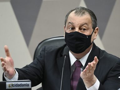 Pazuello foge de depor e Aziz rebate: “não haverá subterfúgio comigo na presidência da CPI”