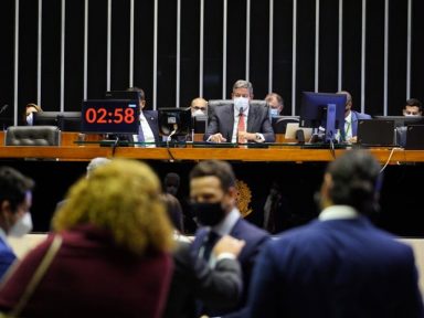 Câmara aprova MP de Bolsonaro que mantém salário mínimo abaixo da inflação