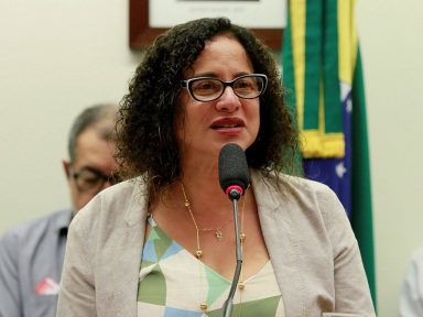 “Barramos o retrocesso democrático em 2021”, diz Luciana Santos em balanço do PCdoB no ano