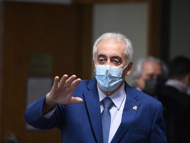 ‘Vetor replicante’ alegado pela Anvisa não convence senador, que quer apuração da CPI
