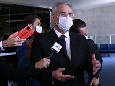 Renan afirma ter ‘provas sobejas’ de ‘gabinete paralelo’ e que governo ignorou vacinas