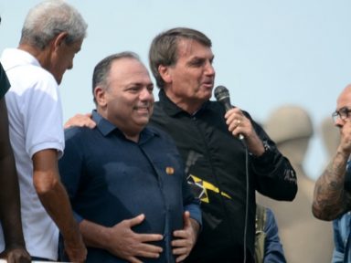 Bolsonaro afronta Exército e impede divulgação de nota sobre Pazuello