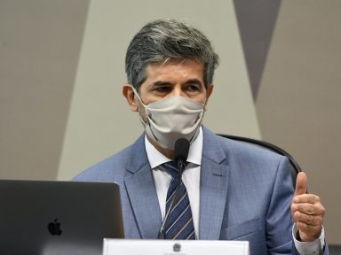 “Ampliação do uso de cloroquina foi o estopim da minha saída do ministério”, diz Teich