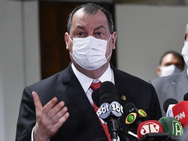 “O ministro da Saúde é Bolsonaro”, diz o presidente da CPI