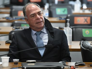 PF indicia líder de Bolsonaro no Senado por corrupção e pede bloqueio de R$ 20 mi