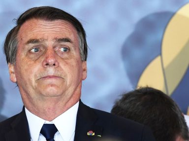 Covaxin: Bolsonaro manda investigar quem denuncia e não a denúncia