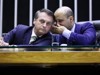 Em live, deputado bolsonarista põe sargento do Exército na ativa para reclamar de salários
