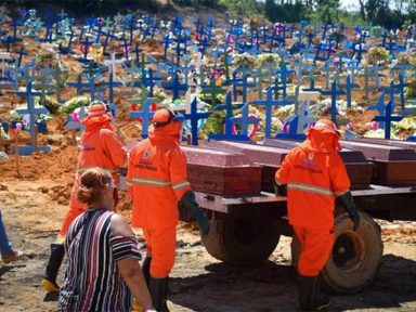 Brasil supera Índia e lidera média móvel diária de mortes por Covid-19