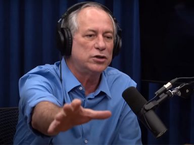Ciro defende mudança do modelo econômico que é o mesmo há décadas, e Bolsonaro agravou