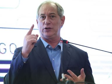 Ciro: governo cobrar propina na vacina é “o maior escândalo de corrupção já visto no Brasil”